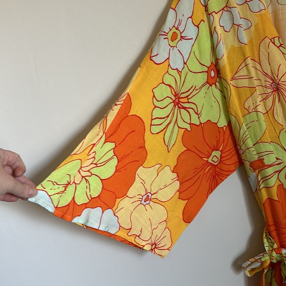 NWT ModCloth Living That Resort Life Maxi Wrap Dress Yellow Floral 70’s Flower S - Picture 7 of 8